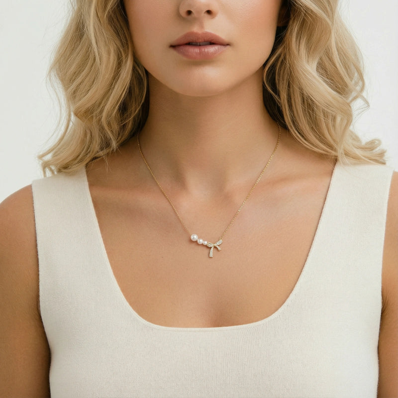 Pearl Bow Dreams Halskette - 14K vergoldetes Messing mit Perlen